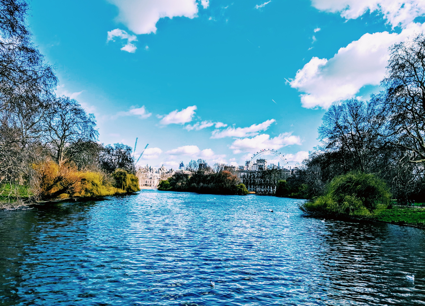 WANDERING THROUGH LONDON